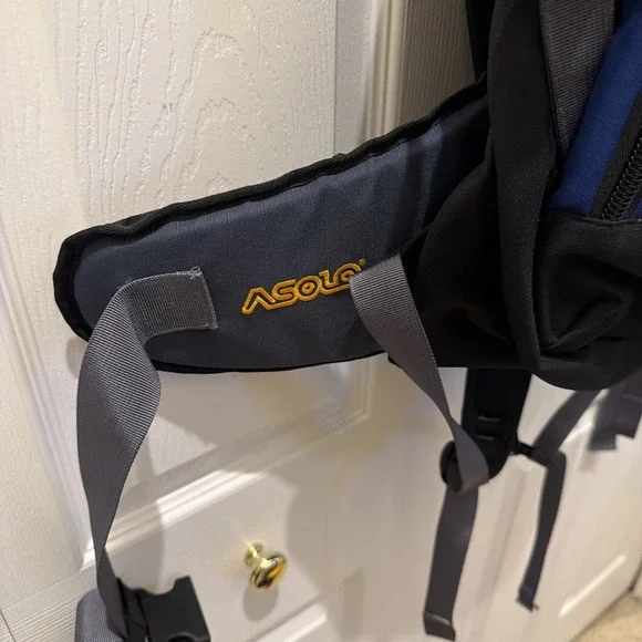 Asolo Backpack Daypack Ventilator Waist Strap Pockets Zip Pockets Storage Hiking - Picture 7 of 16